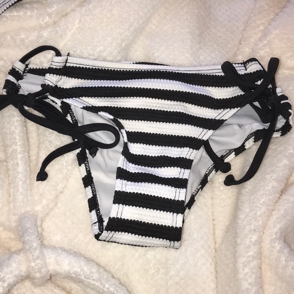 Swimsuit - Picture 2 of 8